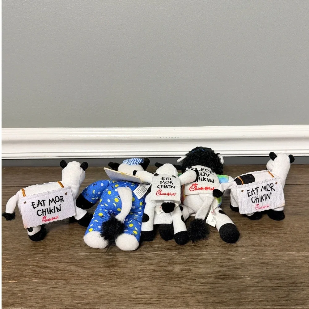 Chick-fil-A Eat Mor Chikin Plush Lot‎ of 5